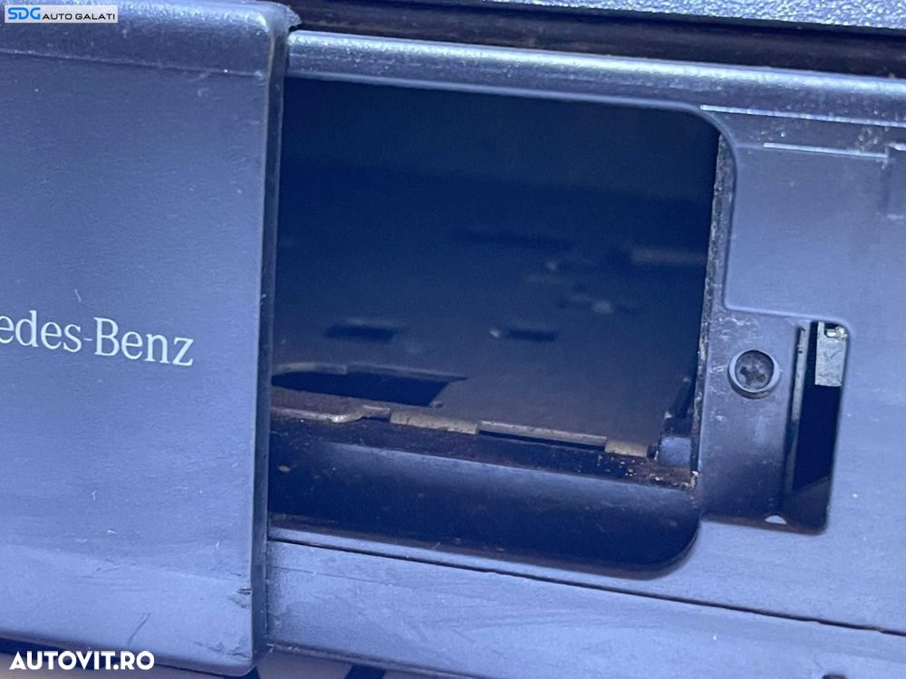 Magazie CD - uri Mercedes W203 Clasa C Class 2001 - 2007 Cod A2038209089 - 3