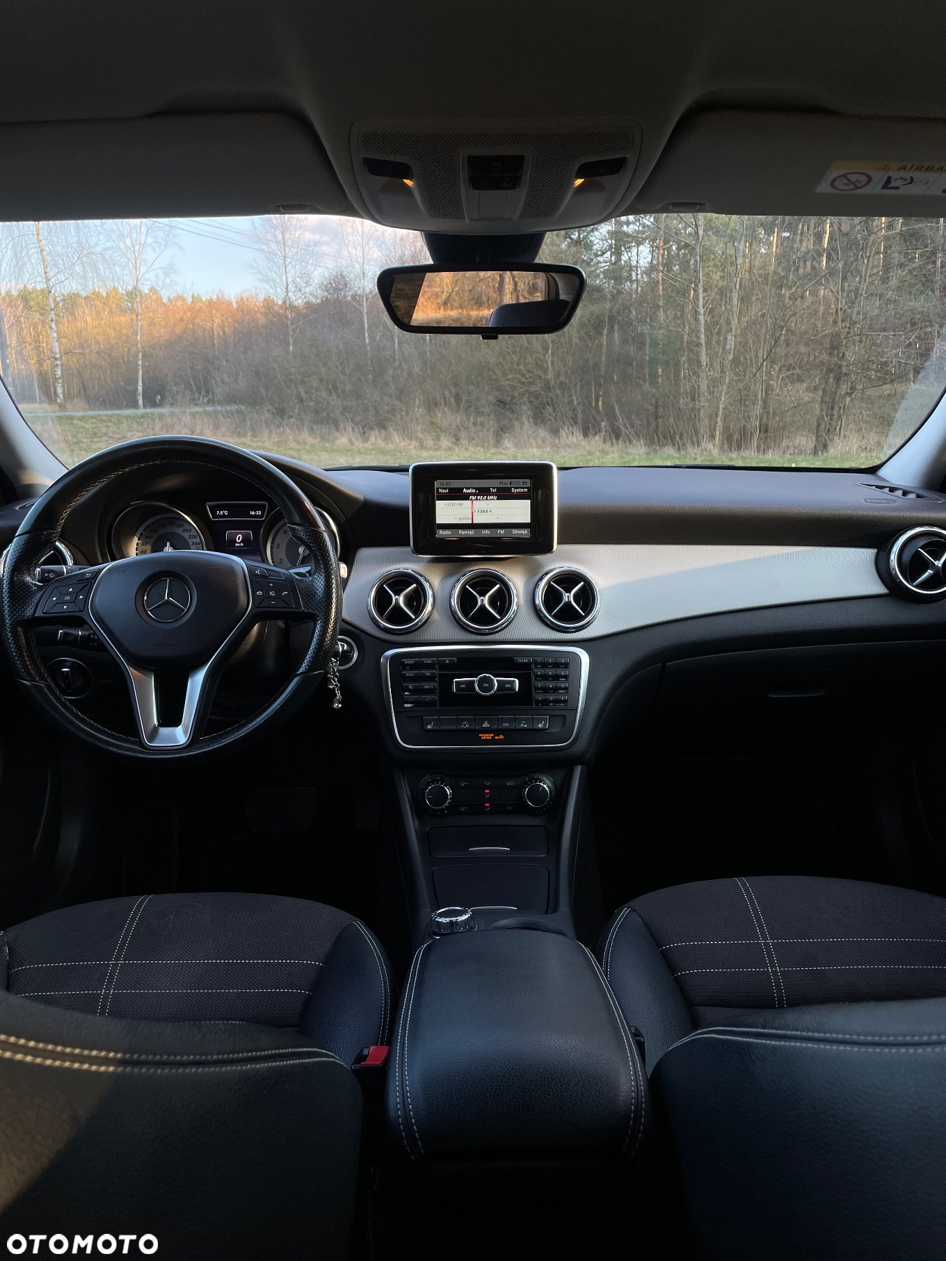 Mercedes-Benz GLA 200 7G-DCT Urban - 14