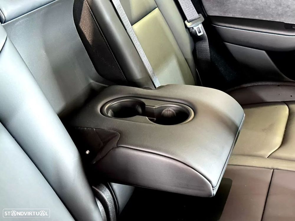 Tesla Model Y Long Range Dual Motor AWD - 17