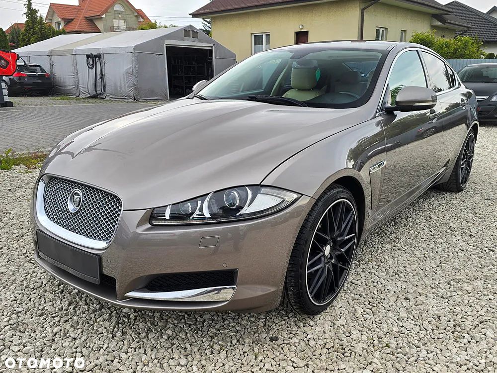 Jaguar XF 2.2 D Premium Luxury - 6
