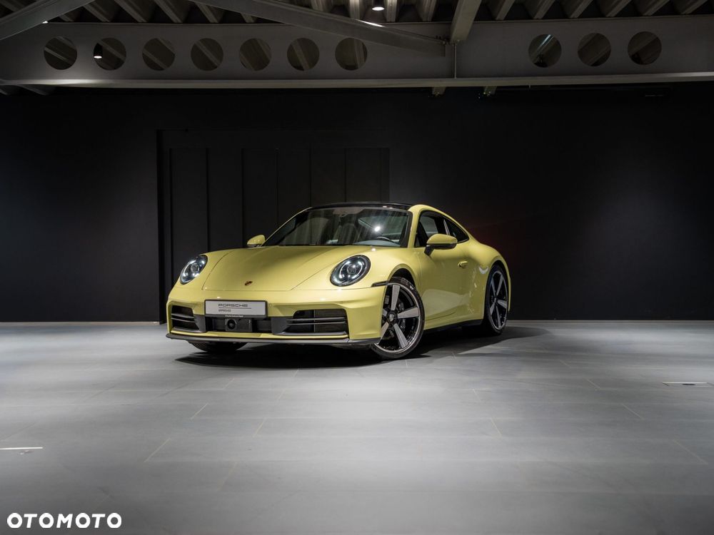 Porsche 911 Carrera - 1