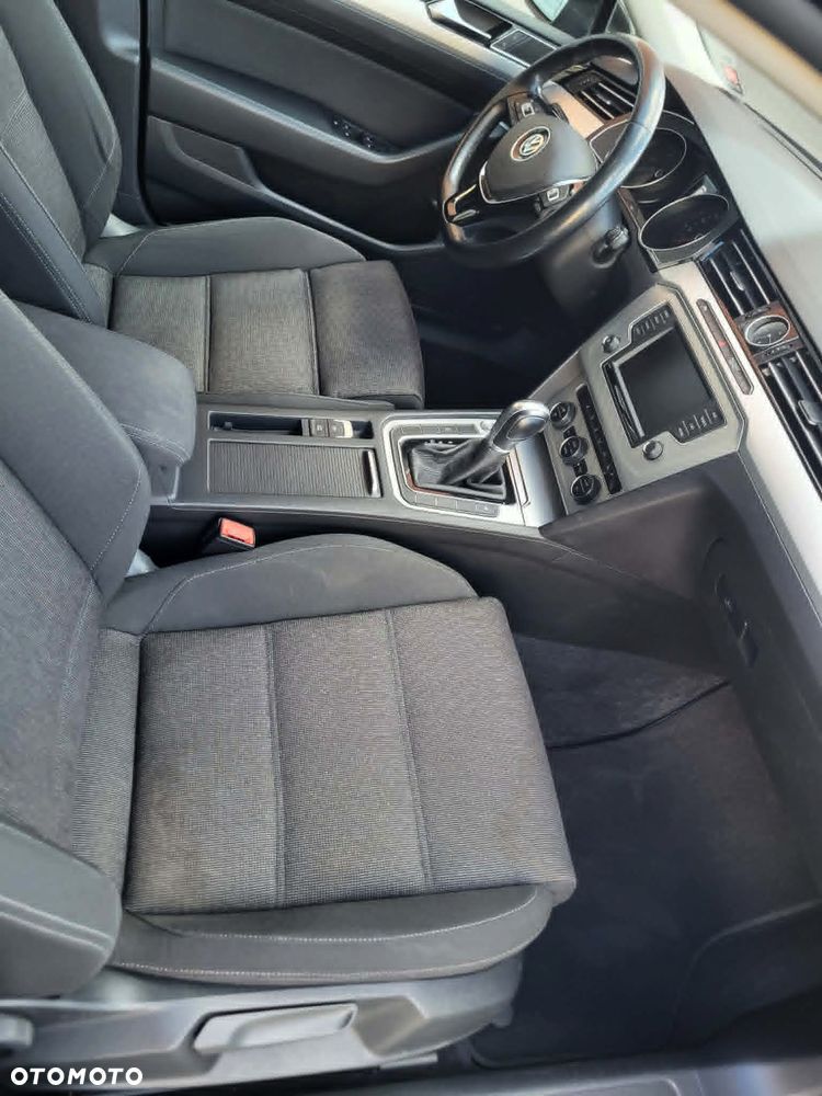 Volkswagen Passat 2.0 TDI SCR DSG Highline - 8