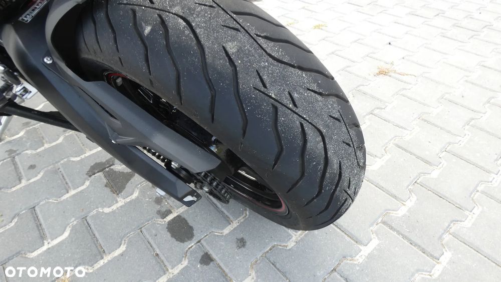 BMW XR - 18