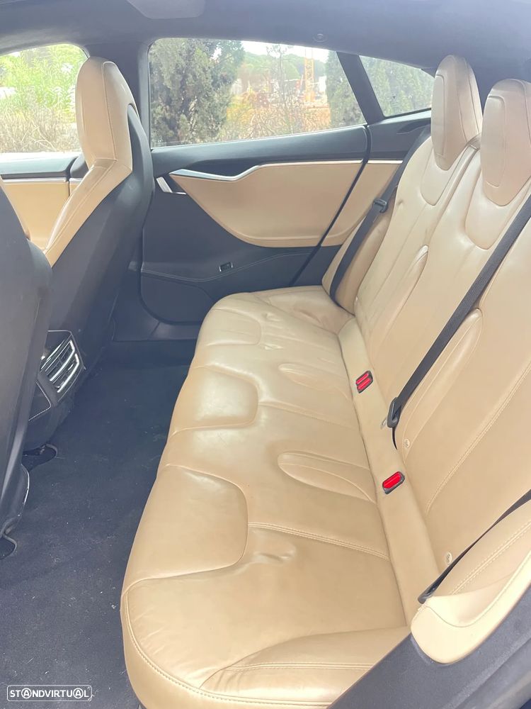 Tesla Model S Standard - 28