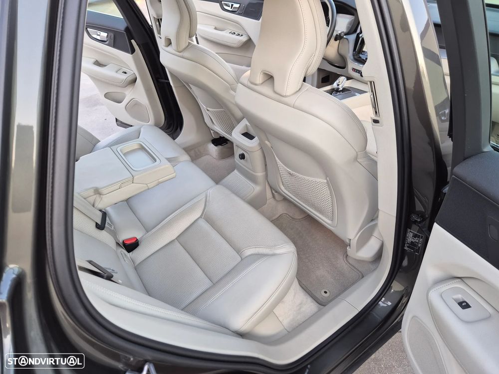 Volvo XC 60 2.0 T8 PHEV Inscription AWD - 45