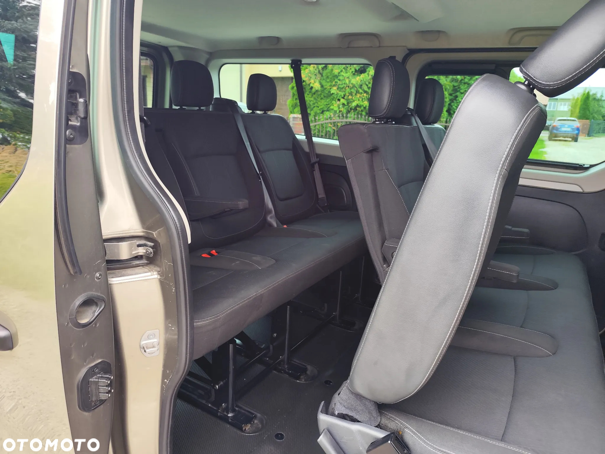 Renault Trafic Grand SpaceClass 2.0 dCi - 11