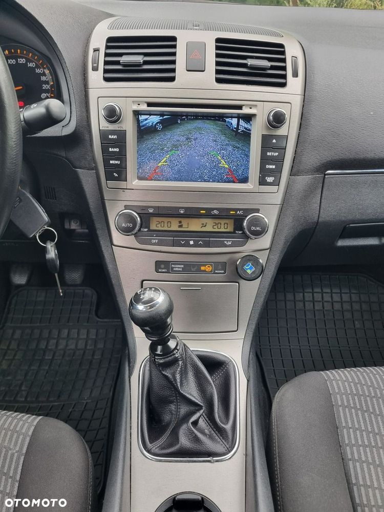 Toyota Avensis - 19