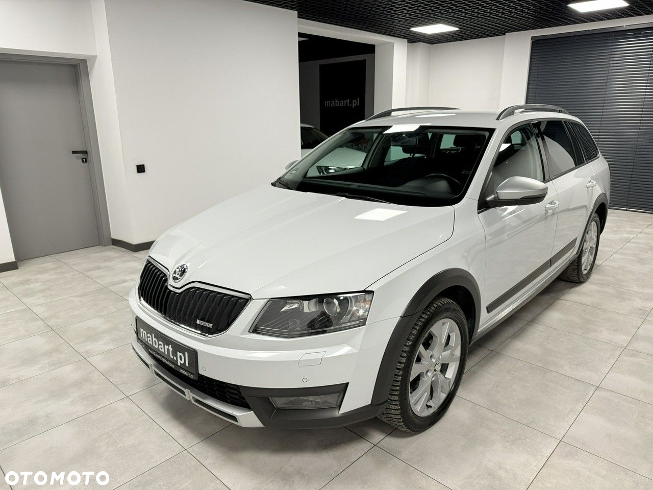 Skoda Octavia Combi 2.0 TDI 4x4 DSG Scout - 3