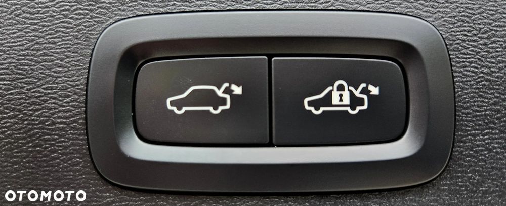 Volvo XC 40 T3 Momentum Pro - 31