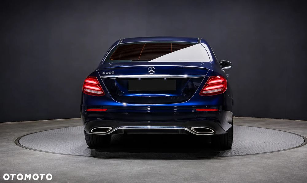 Mercedes-Benz Klasa E 300 9G-TRONIC AMG Line - 6