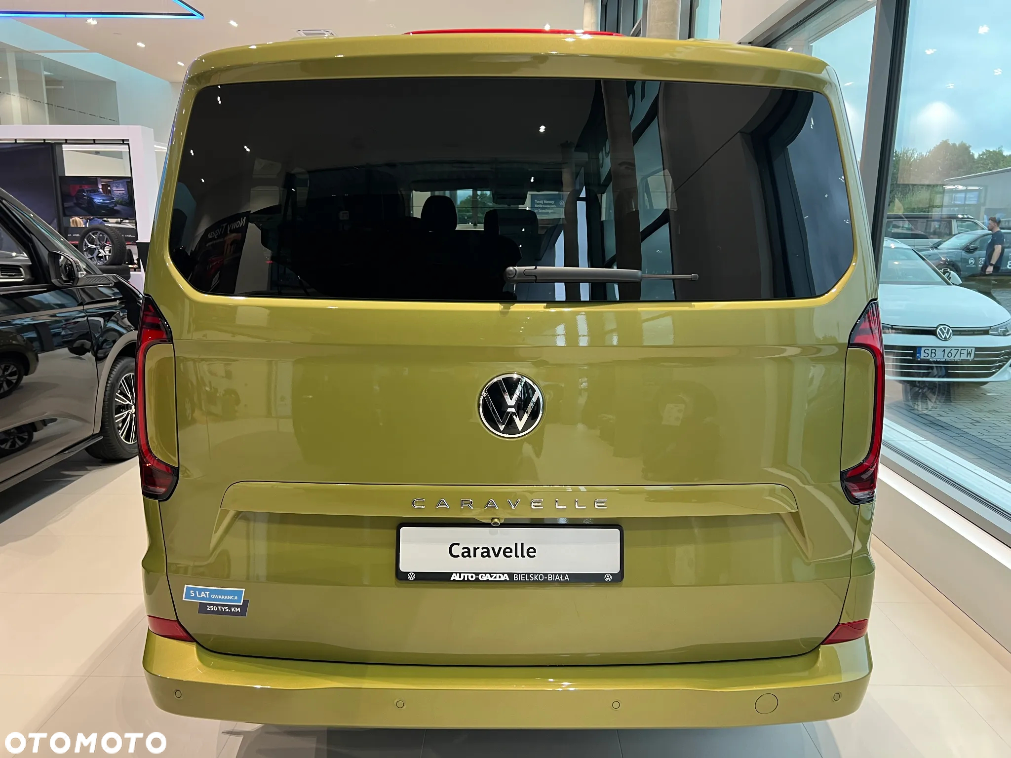 Volkswagen Caravelle - 3