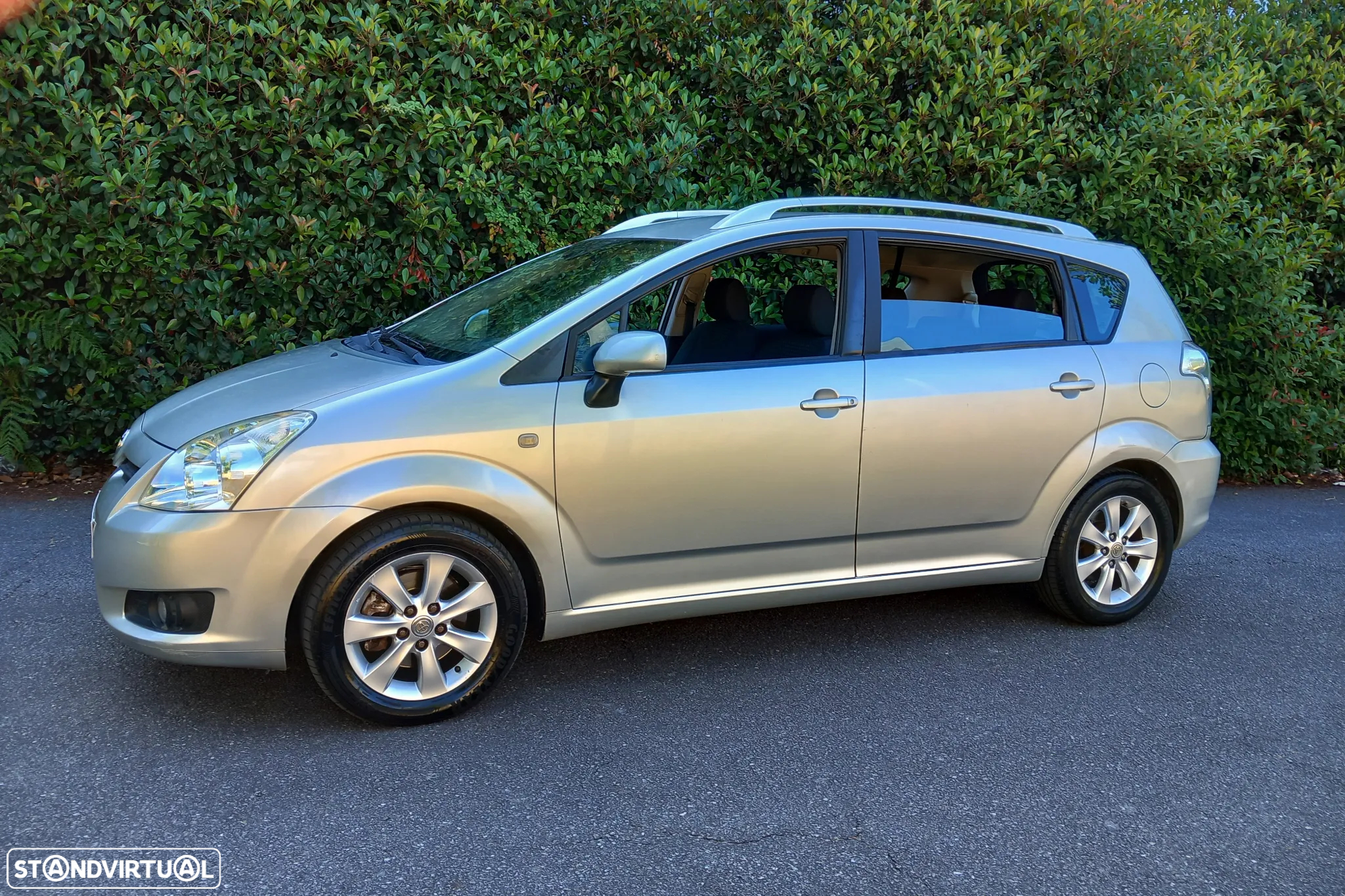Toyota Corolla Verso 2.2 D-4D Sol - 3