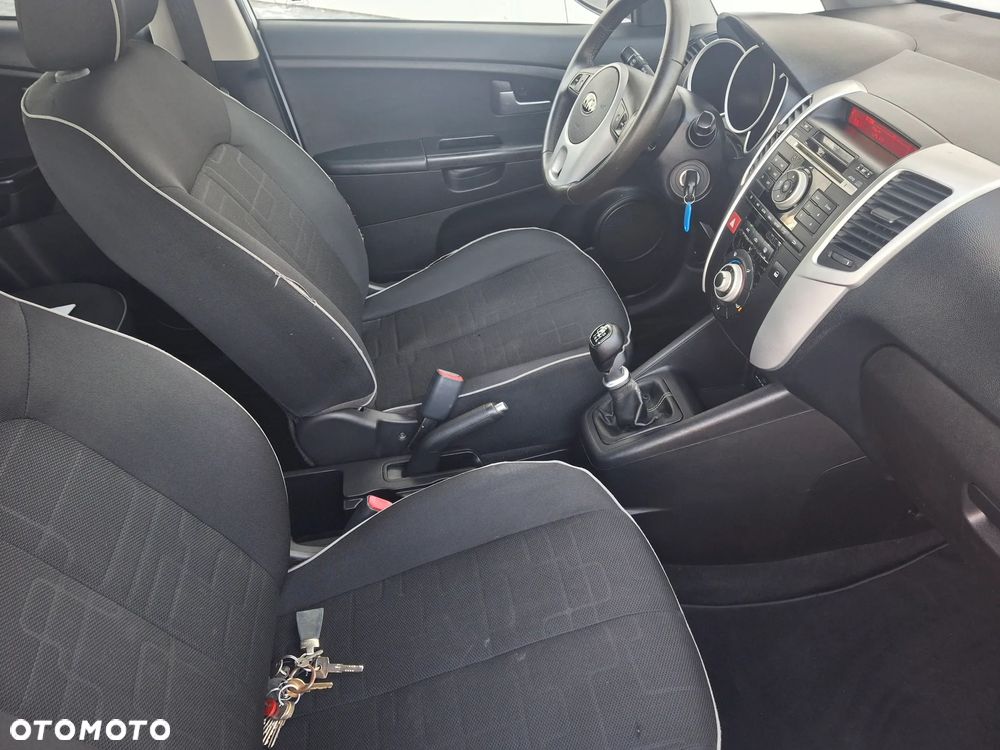 Kia Venga 1.4 CRDi 90 Attract - 24