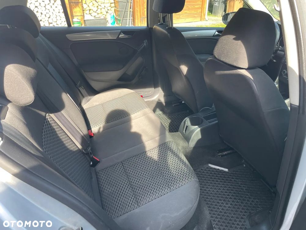 Volkswagen Golf - 11