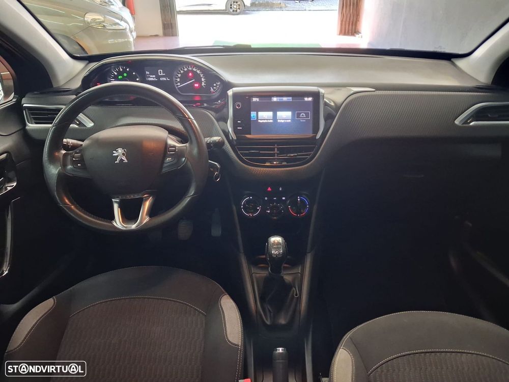 Peugeot 208 1.2 PureTech Style - 12