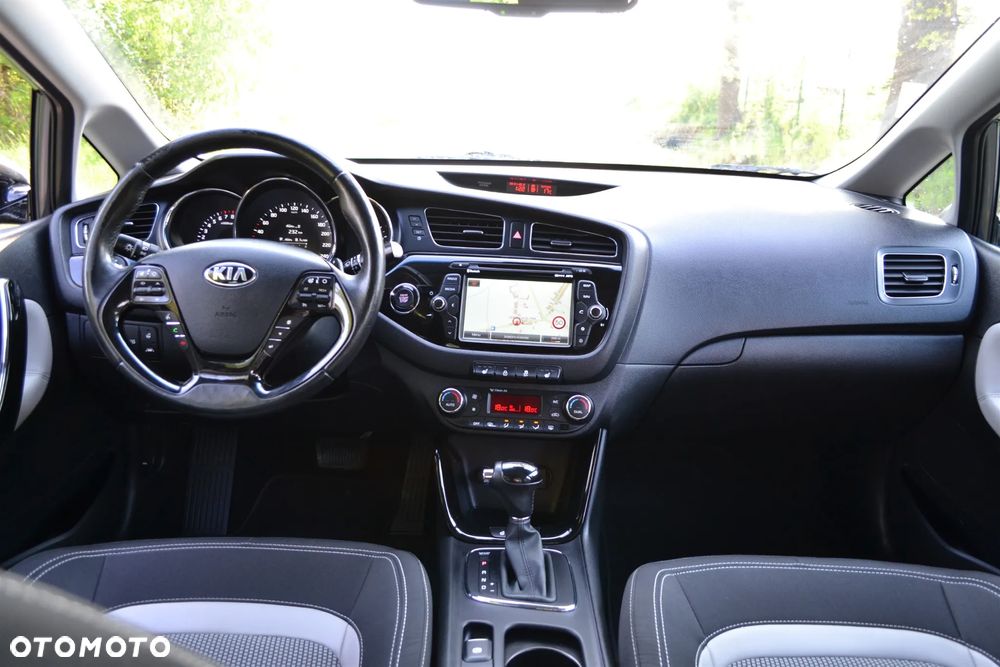 Kia Ceed 1.6 GDI DCT Platinum Edition - 22
