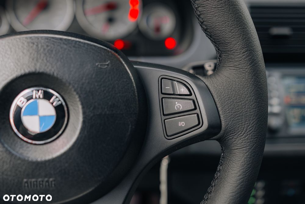 BMW X5 4.8 is - 26