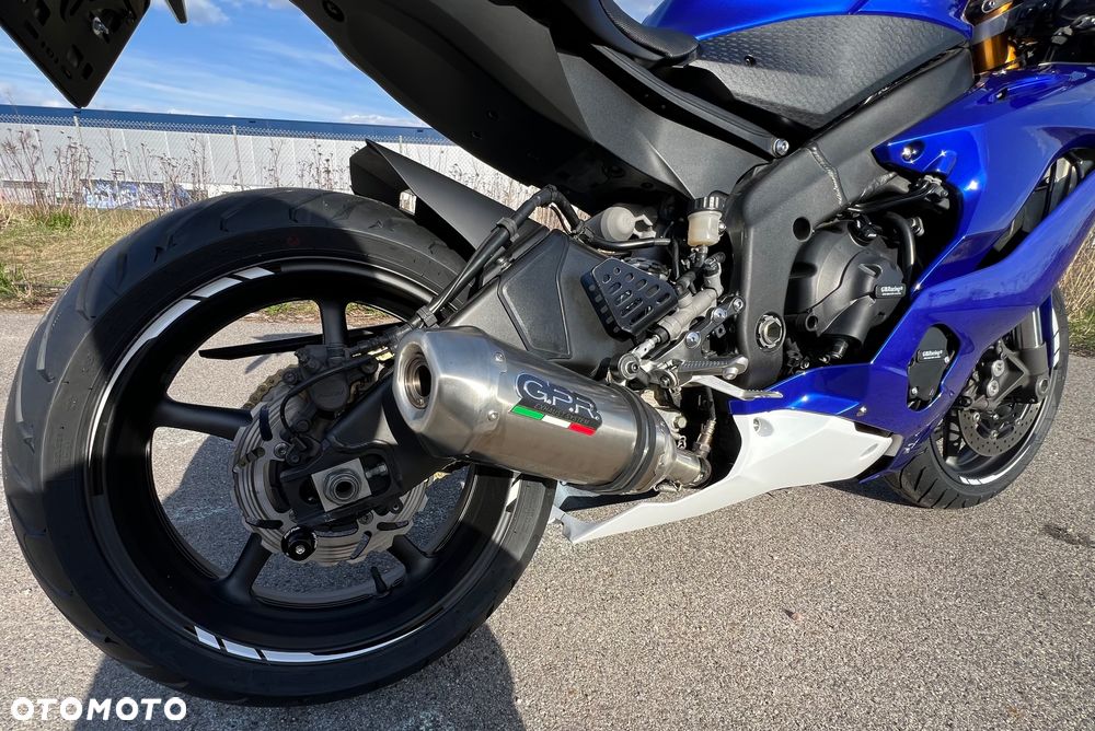 Yamaha R6 - 7