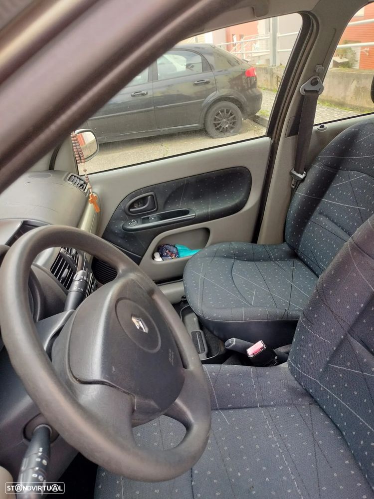 Renault Clio 1.2 16V Expression - 2