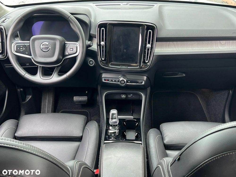 Volvo XC 40 - 18