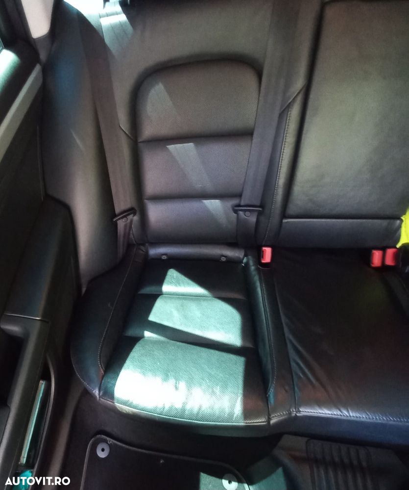 Skoda Superb 2.0 TDI Ambition DSG - 9