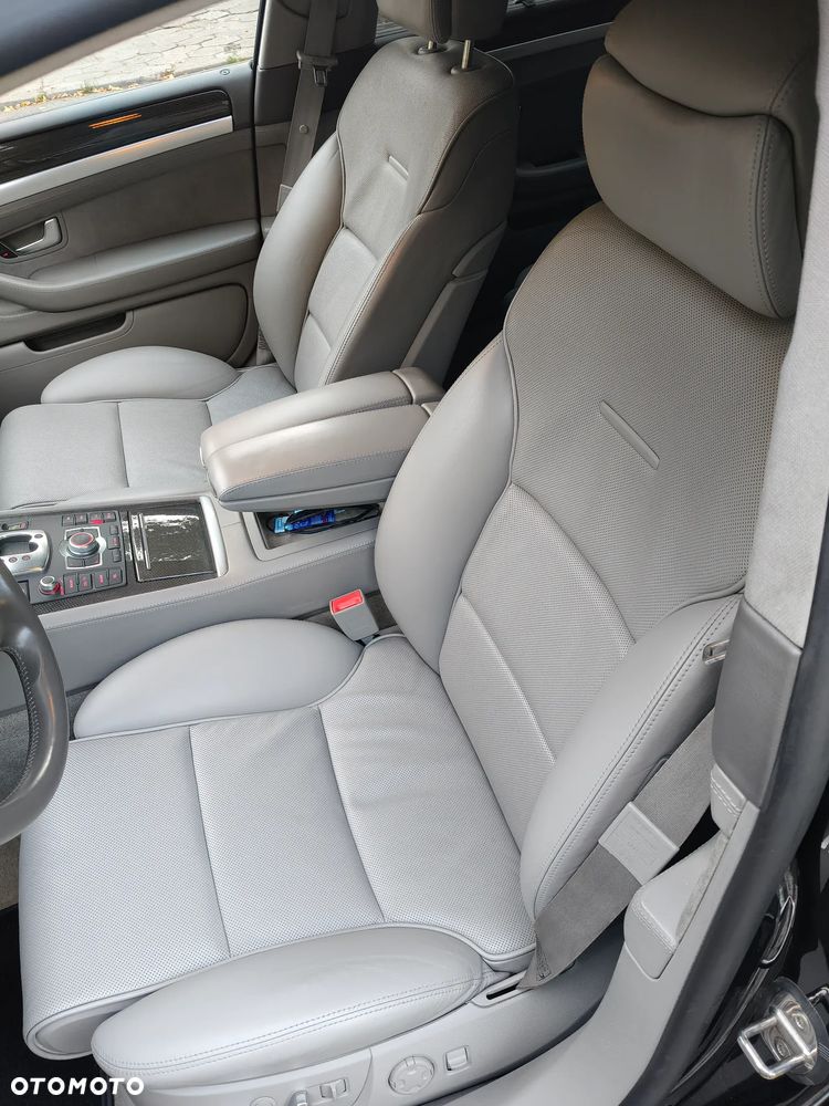 Audi S8 - 11