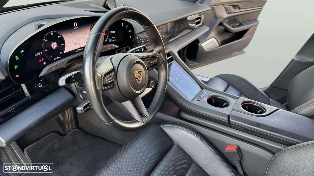 Porsche Taycan 4S - 15