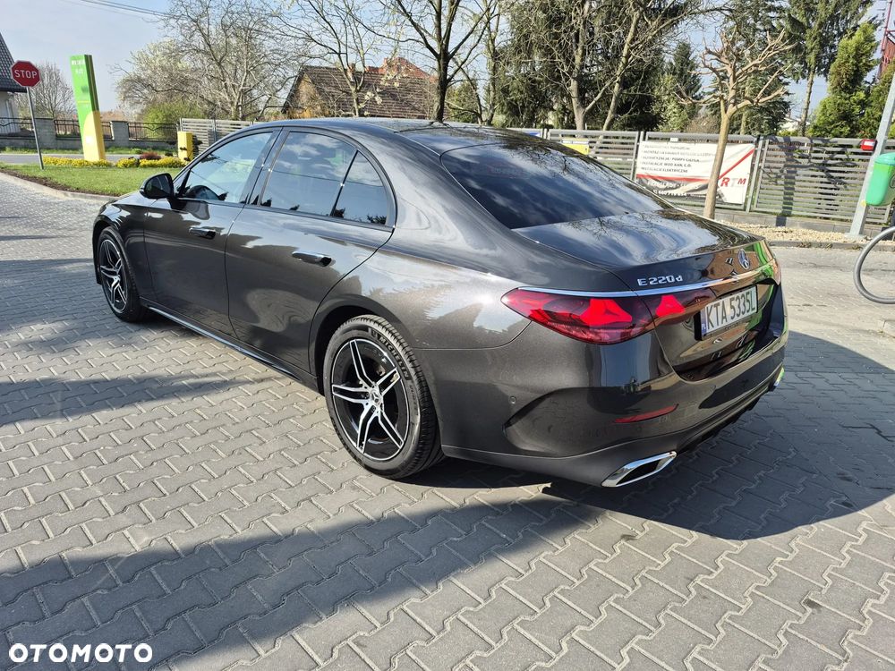 Mercedes-Benz Klasa E 220 d mHEV AMG 9G-Tronic - 4