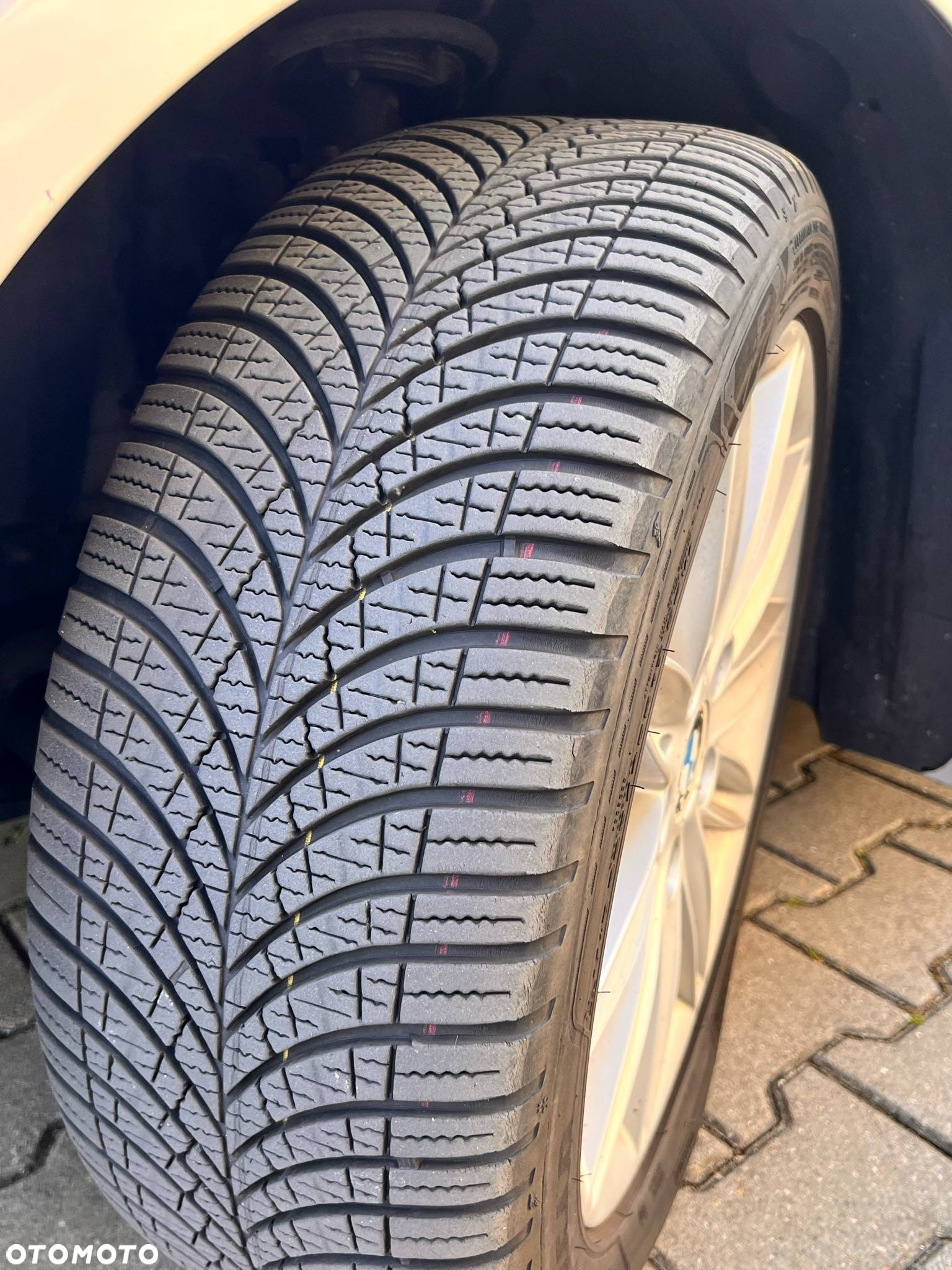 BMW Seria 3 325i xDrive Touring - 36