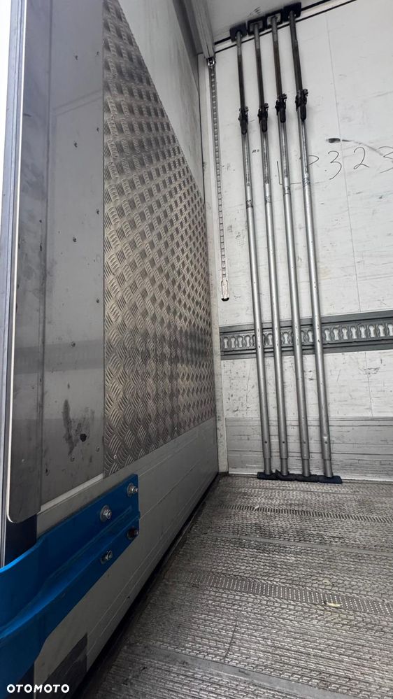 Schmitz Cargobull SKO24 - 19