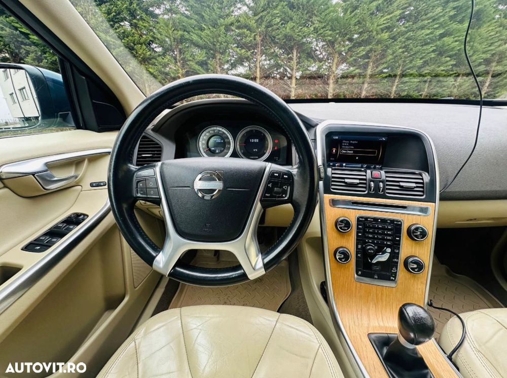 Volvo XC 60 D5 AWD Start-Stop Kinetic - 5