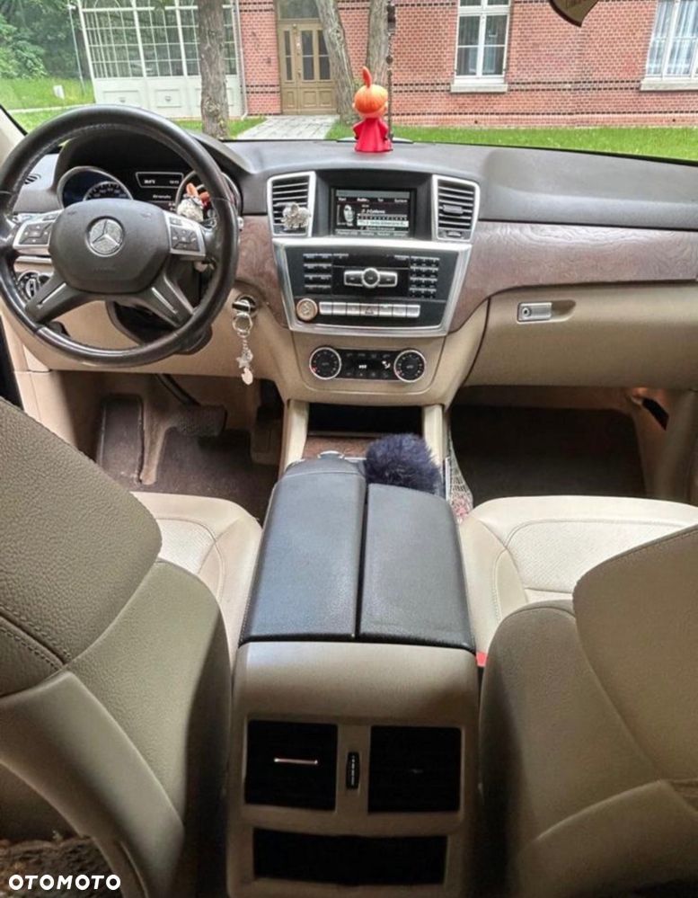 Mercedes-Benz ML 350 BlueTec 4-Matic - 8