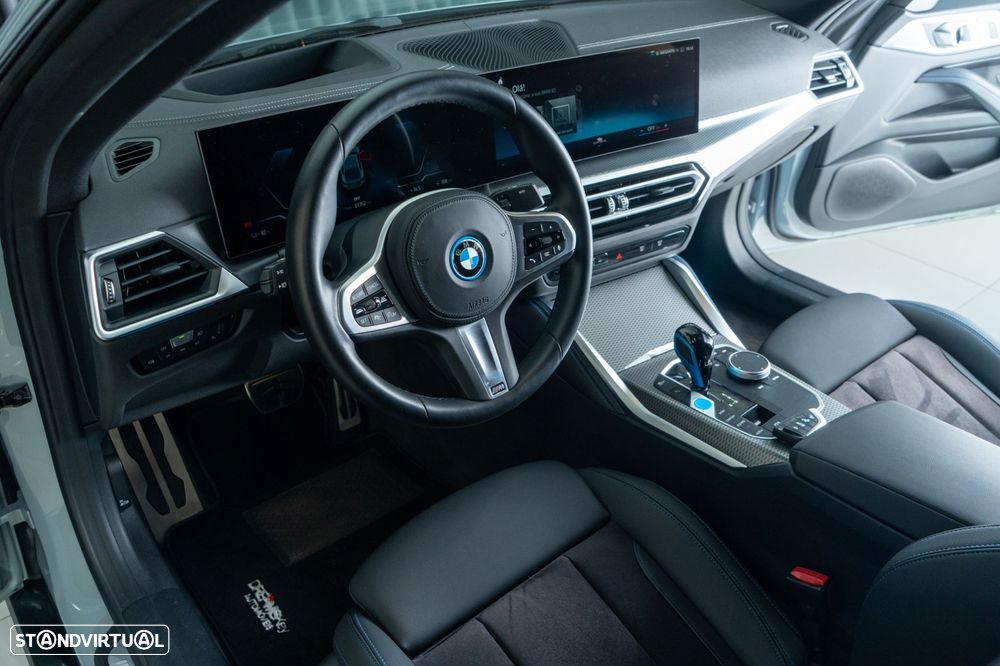 BMW i4 eDrive40 Pack Desportivo M - 16