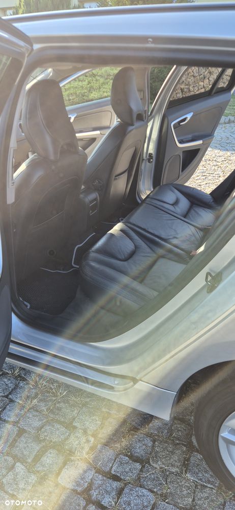 Volvo V60 D5 AWD Geartronic Summum - 11