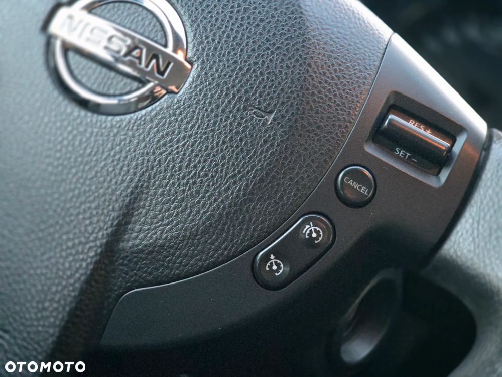 Nissan Qashqai 2.0 4x4 visia - 24