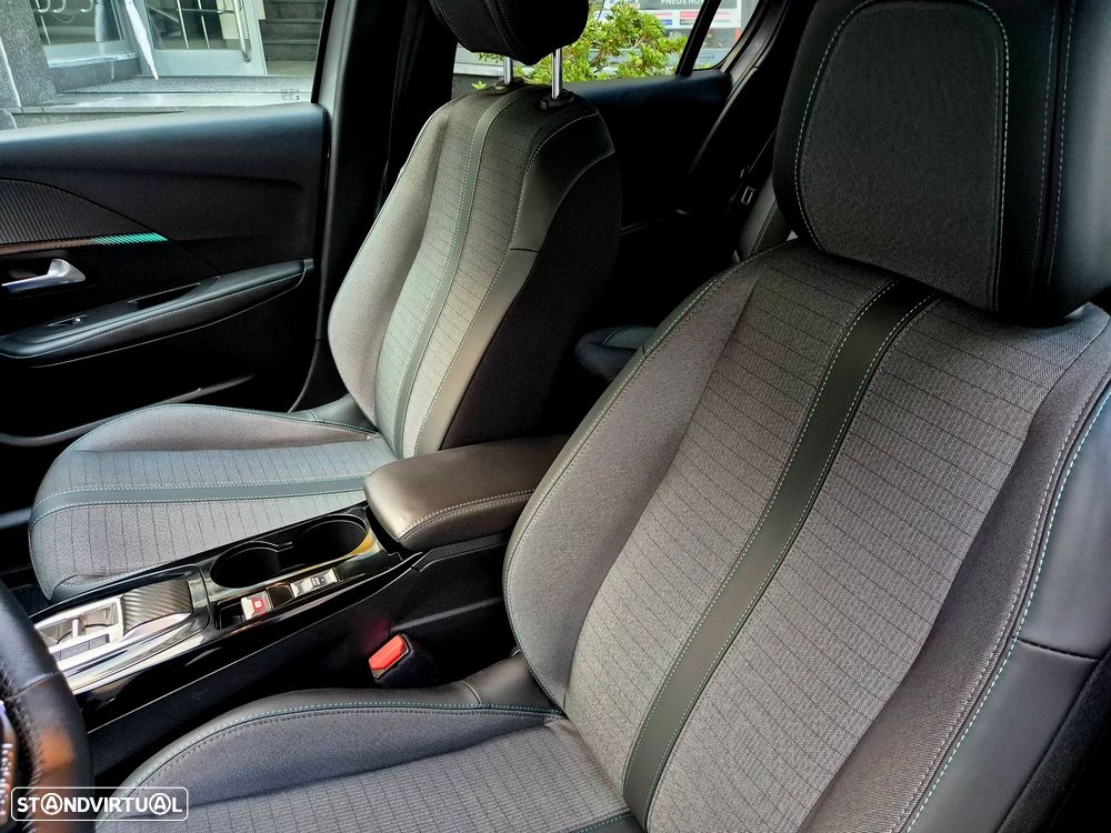 Peugeot e-208 Allure Pack - 25