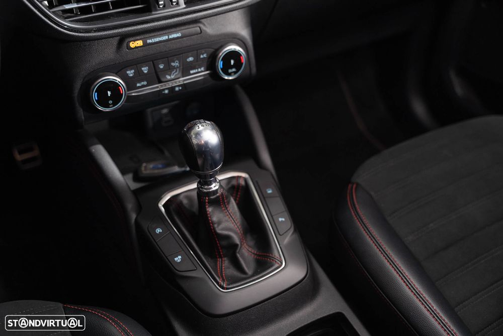 Ford Kuga 1.5 EcoBoost ST-Line X - 13