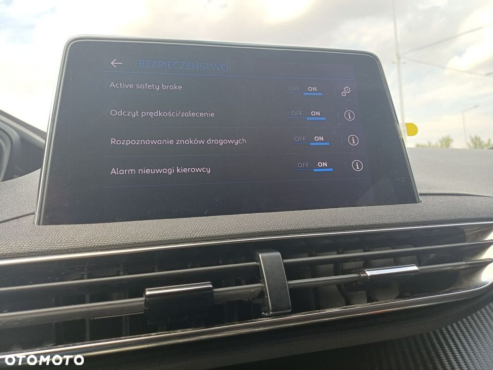 Peugeot 3008 1.2 PureTech Allure Pack S&S EAT8 - 22