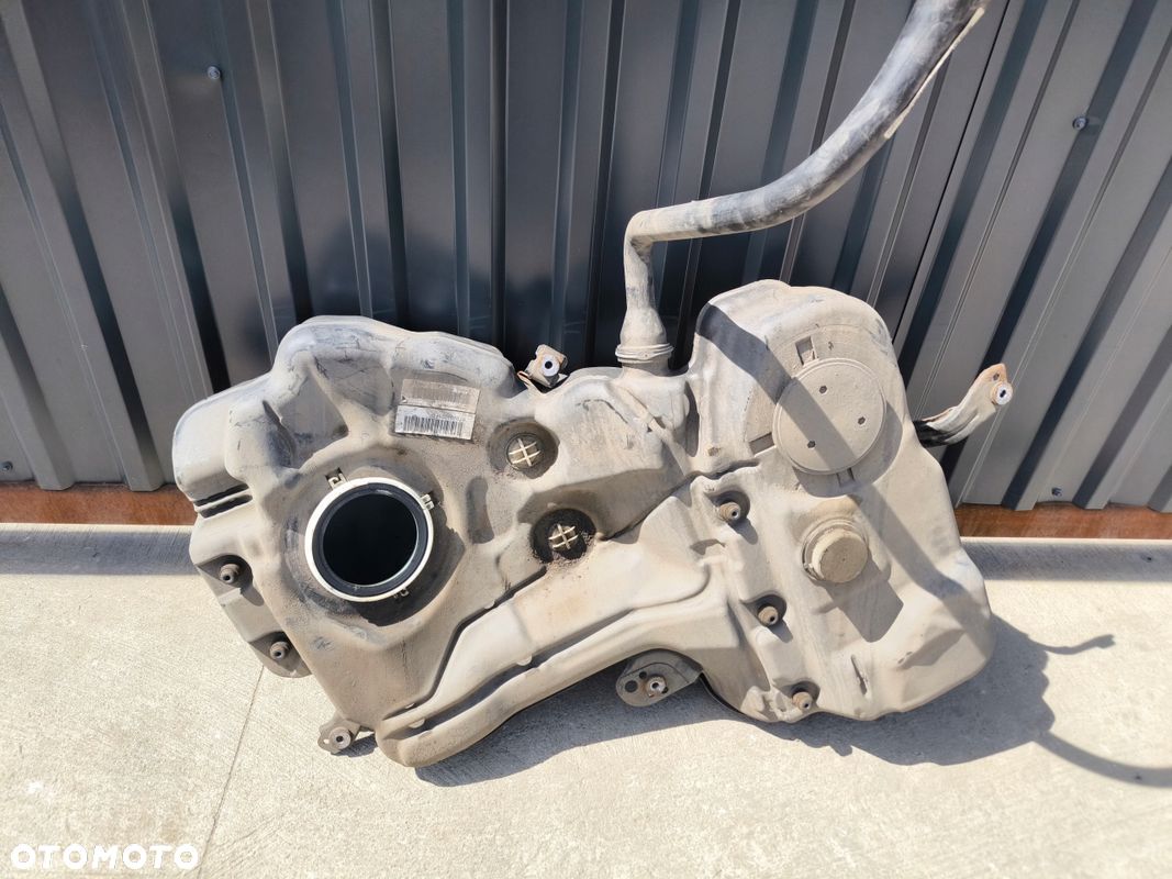 BAK ZBIORNIK PALIWA AUDI A4 B8 A5 8T 8T0201021FD 2.0 TDI DIESEL - 1