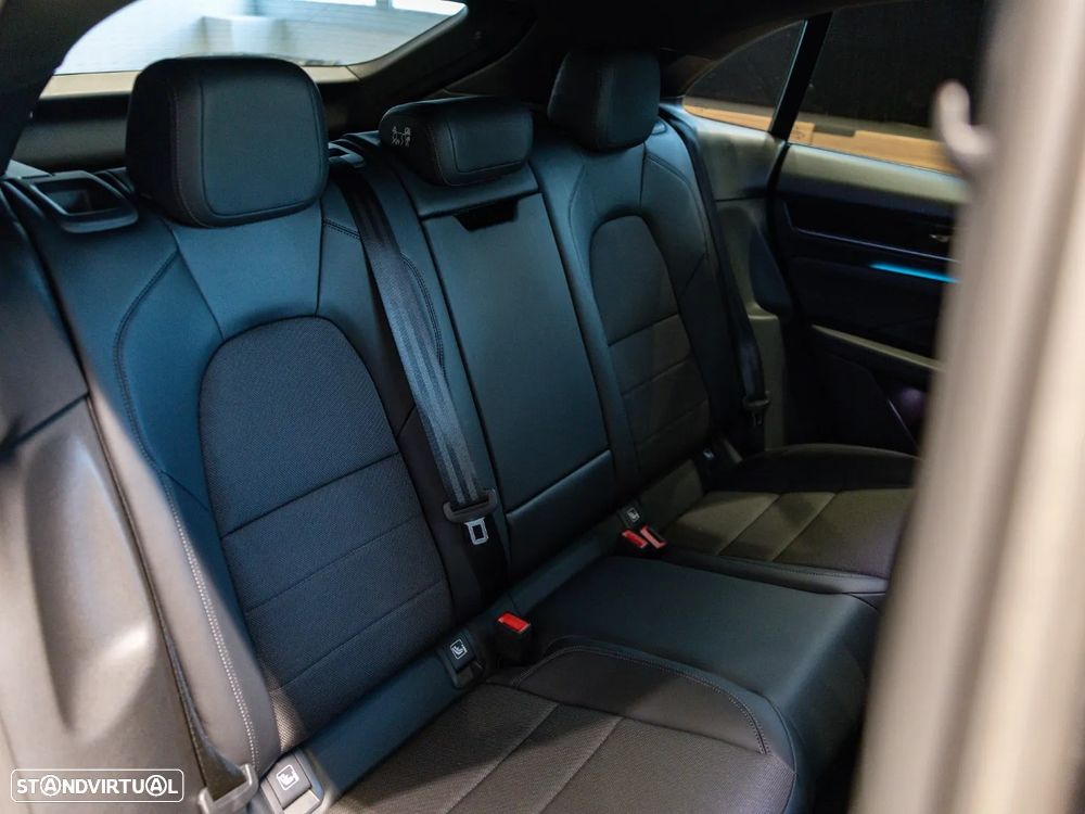 Porsche Macan Electric - 40
