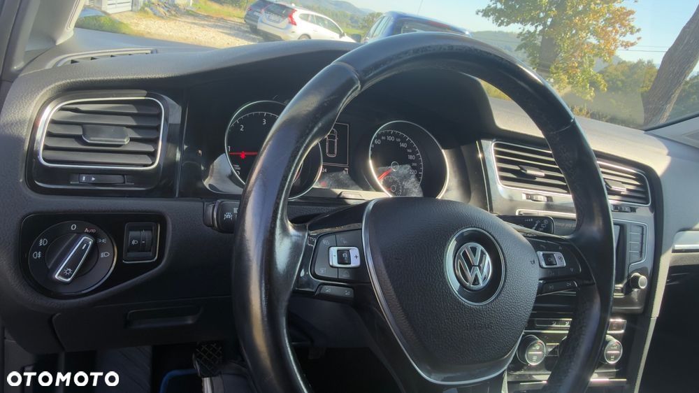 Volkswagen Golf - 27