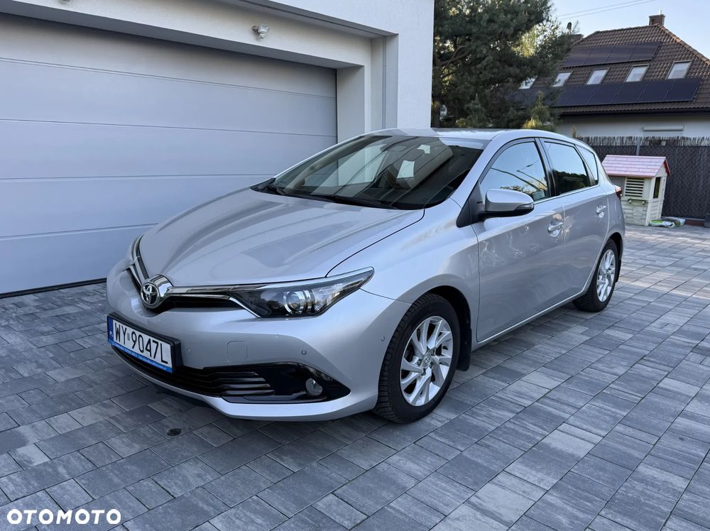 Toyota Auris 1.6 Prestige - 1