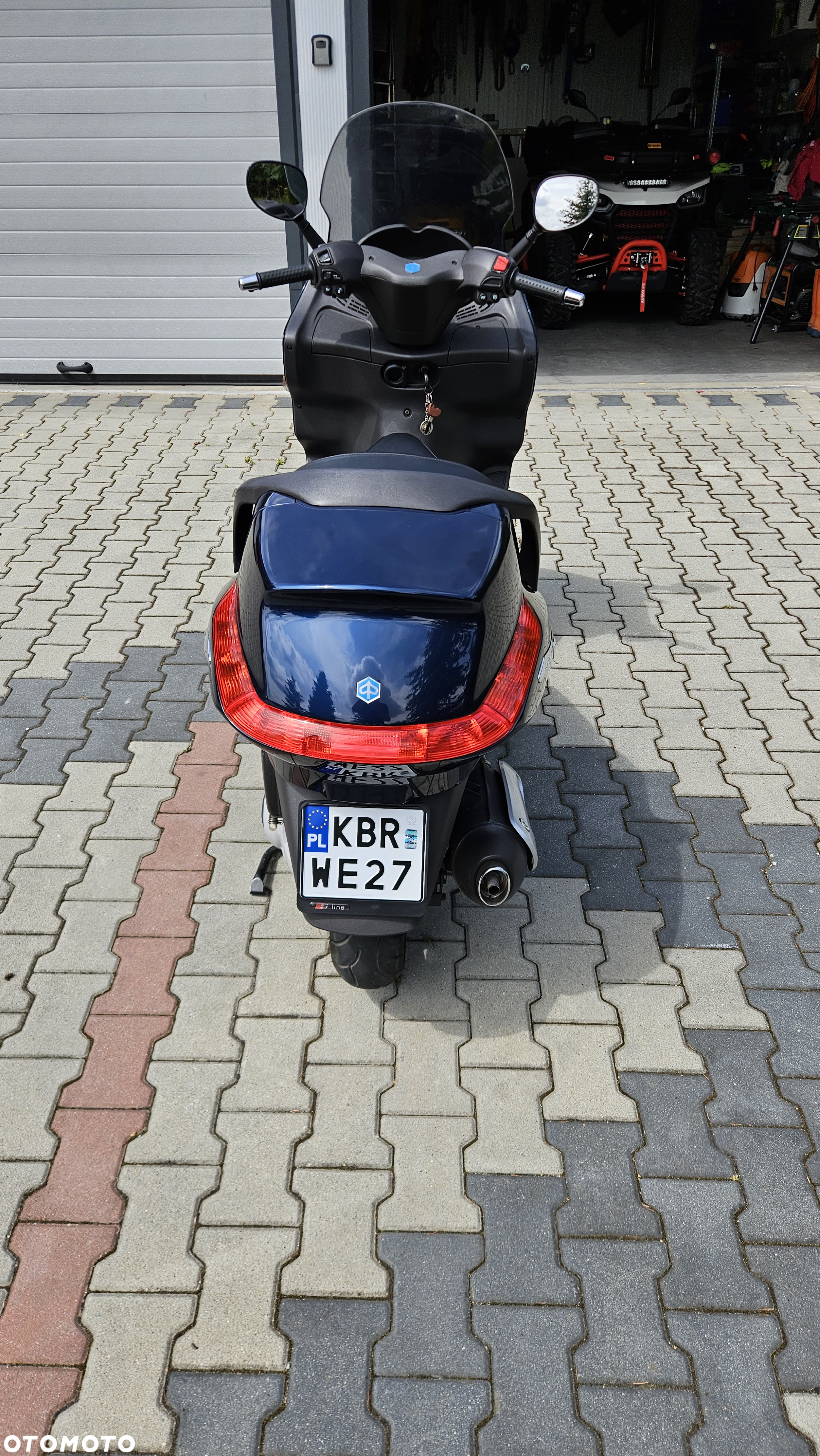 Piaggio X8 - 4