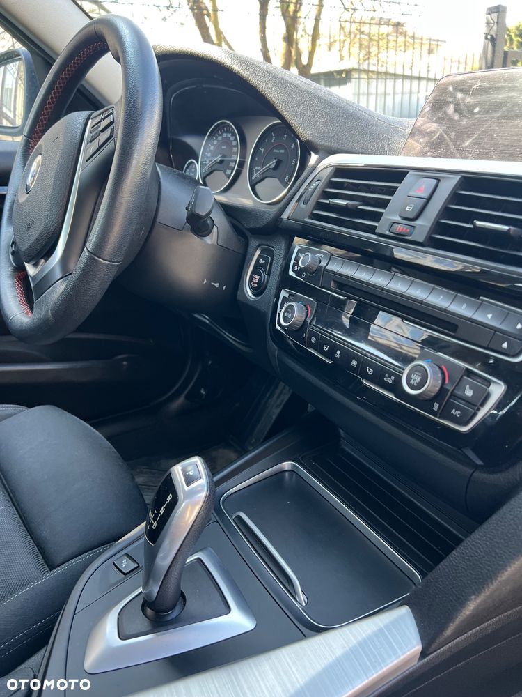 BMW Seria 3 320d Sport Line sport - 16