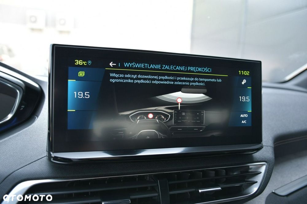 Peugeot 3008 1.6 PureTech HYbrid GT Line S&S EAT8 - 36