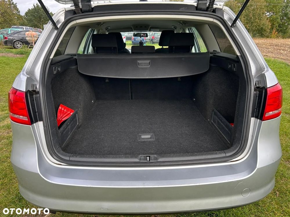 Volkswagen Passat - 9