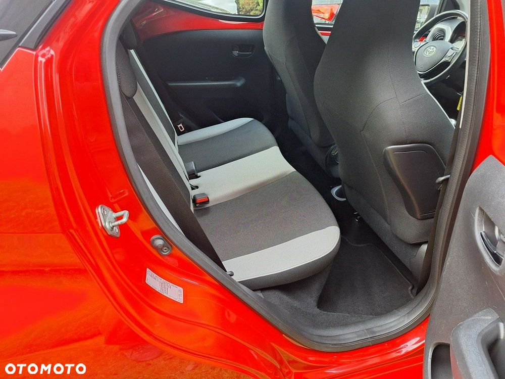 Toyota Aygo x-play touch - 19
