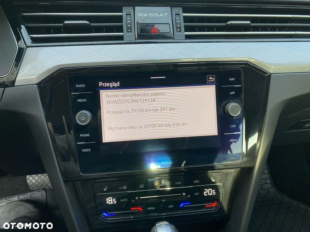 Volkswagen Passat 2.0 TSI Business DSG - 25
