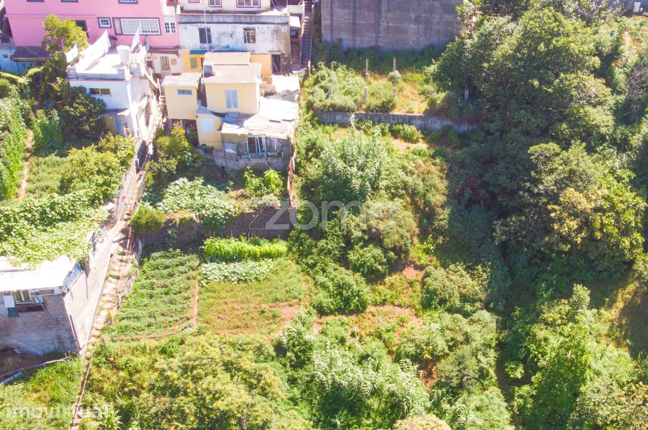 TEREENO LOCALIZADO NO FUNCHAL - Grande imagem: 2/12