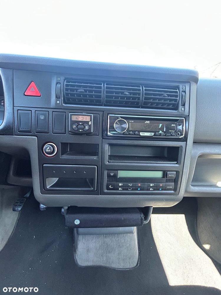 Volkswagen Multivan Standard - 17